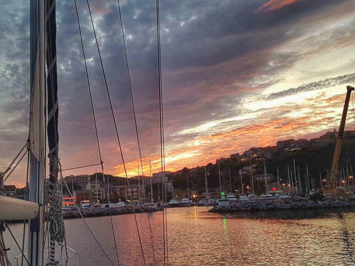 Stlocavoile 2, Seuls A Bord D Un Voilier Hotel Porto-Vecchio  Bagian luar foto